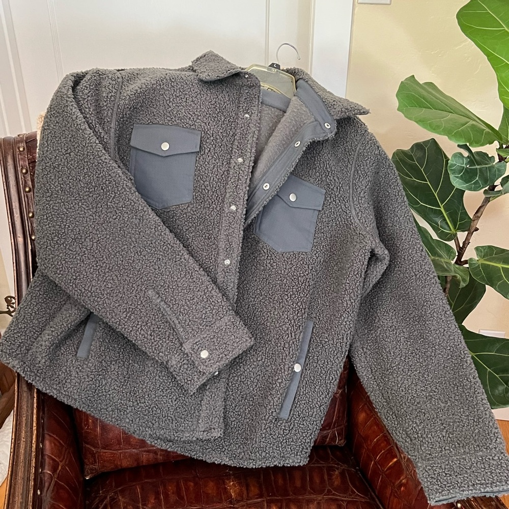 Sherpa Faux Fur Men’s XL Gray Jacket